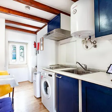 Apartamento Mouraria 2 - View From French Balcony & Smart Check-in *