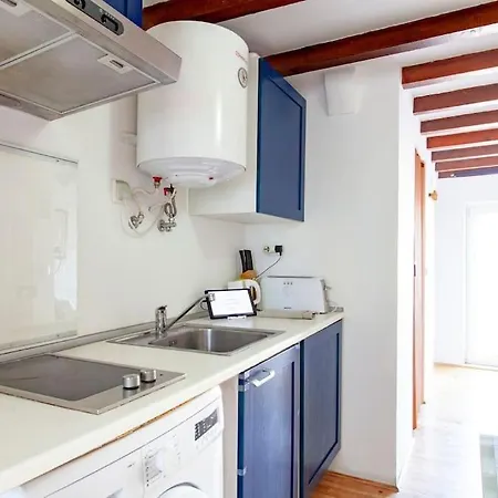 Mouraria 2 - View From French Balcony & Smart Check-in Appartement *